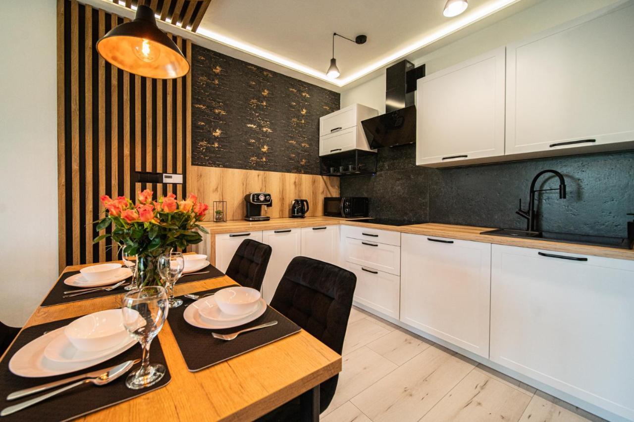 Апартаменты Apartament Duzy Staw Еленя-Гура Экстерьер фото