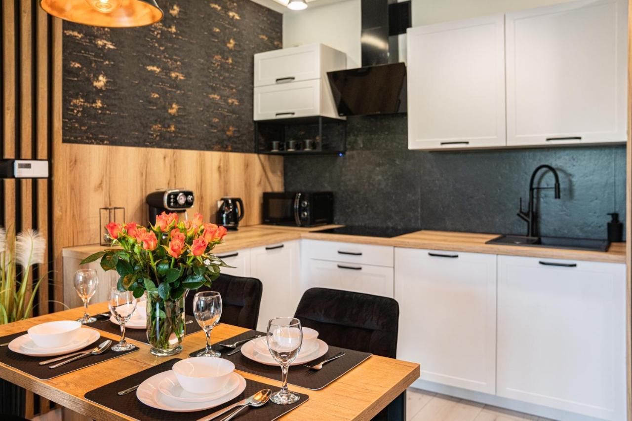 Апартаменты Apartament Duzy Staw Еленя-Гура Экстерьер фото