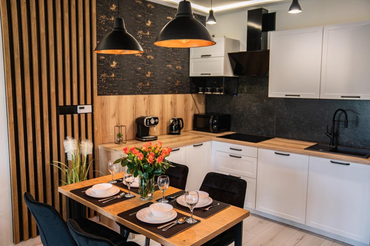 Апартаменты Apartament Duzy Staw Еленя-Гура Экстерьер фото
